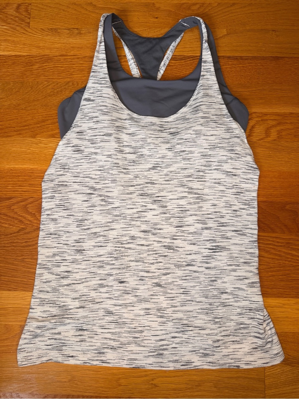 Lululemon Twist & Toil Tank Size 8 Gray White Space Dye Built In Bra